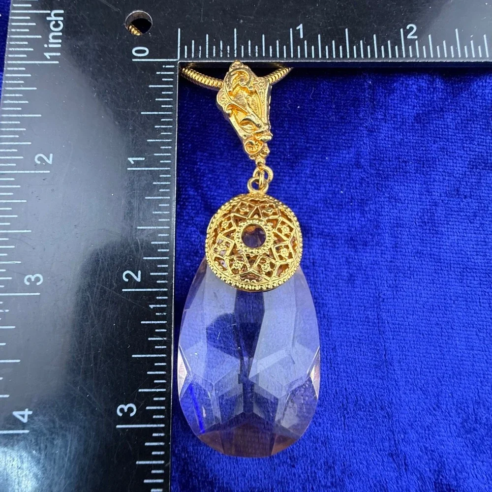 Faceted Glass Pendant Signed Casual Corner Necklace Gold Tone 30”